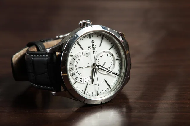 wristwatch, watch, accessory, timepiece, time, fashion accessory, transcience, hours, minutes, seconds, close up, watch, watch, watch, watch, watch. Bookkeeping firm KPIs: the monthly dashboard that matters